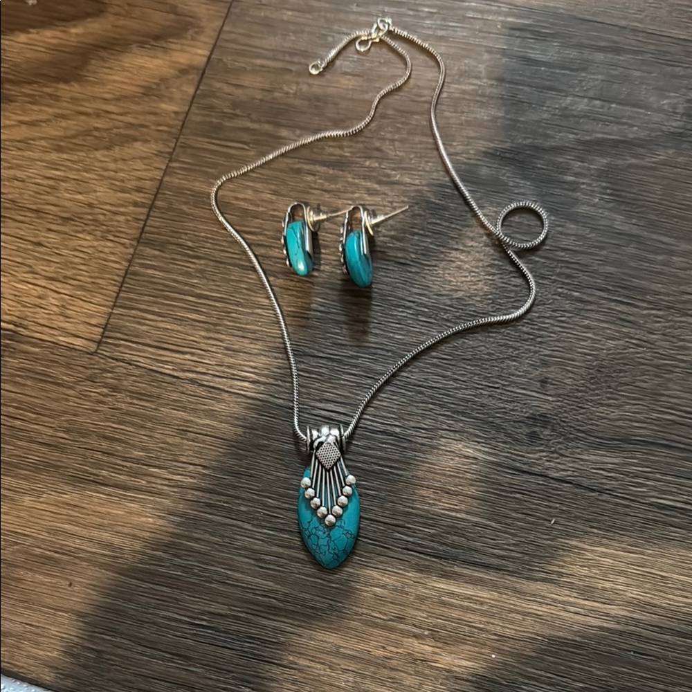 Turquoise Pendant Necklace and Earring Set